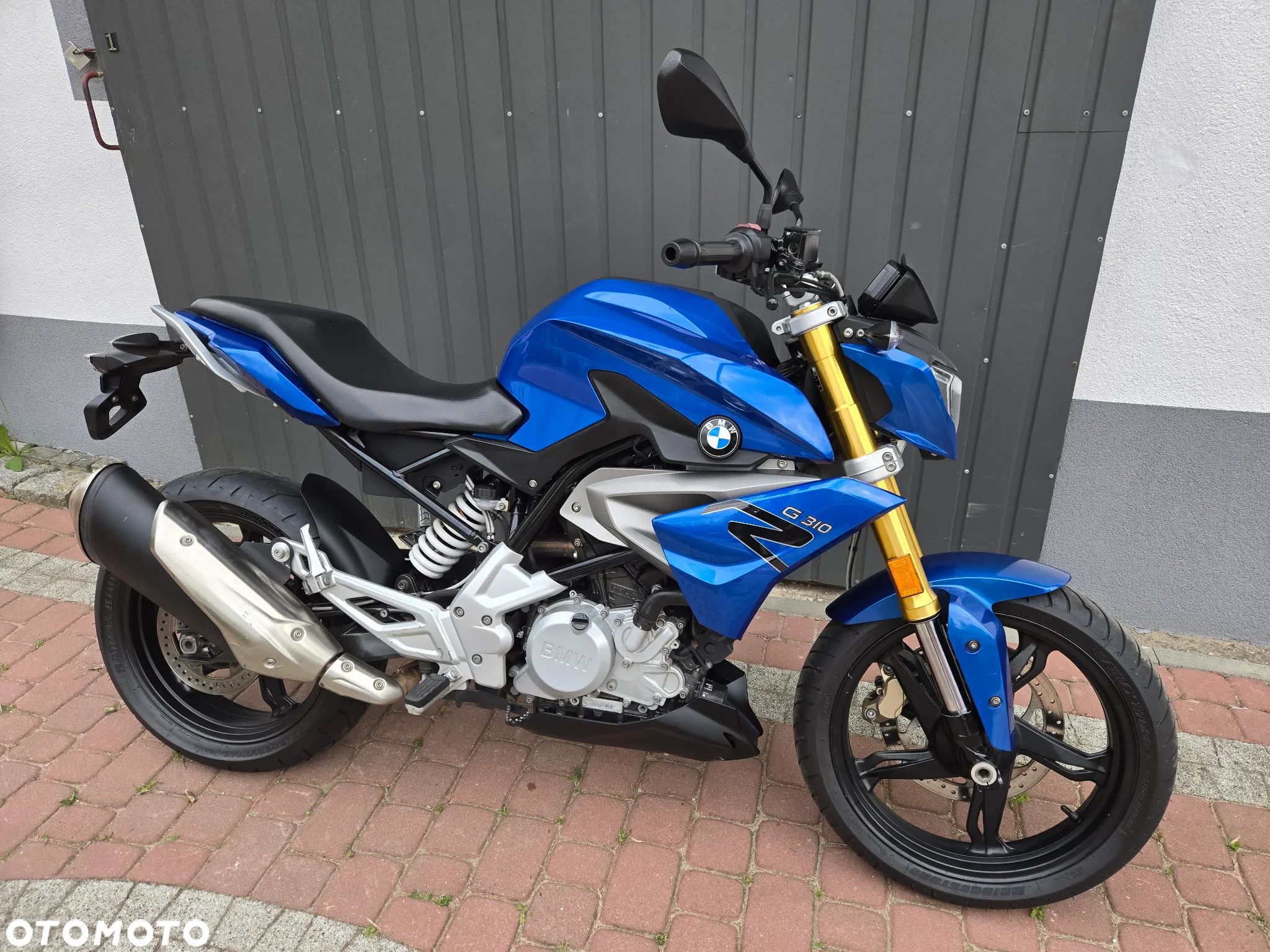 BMW G - 1