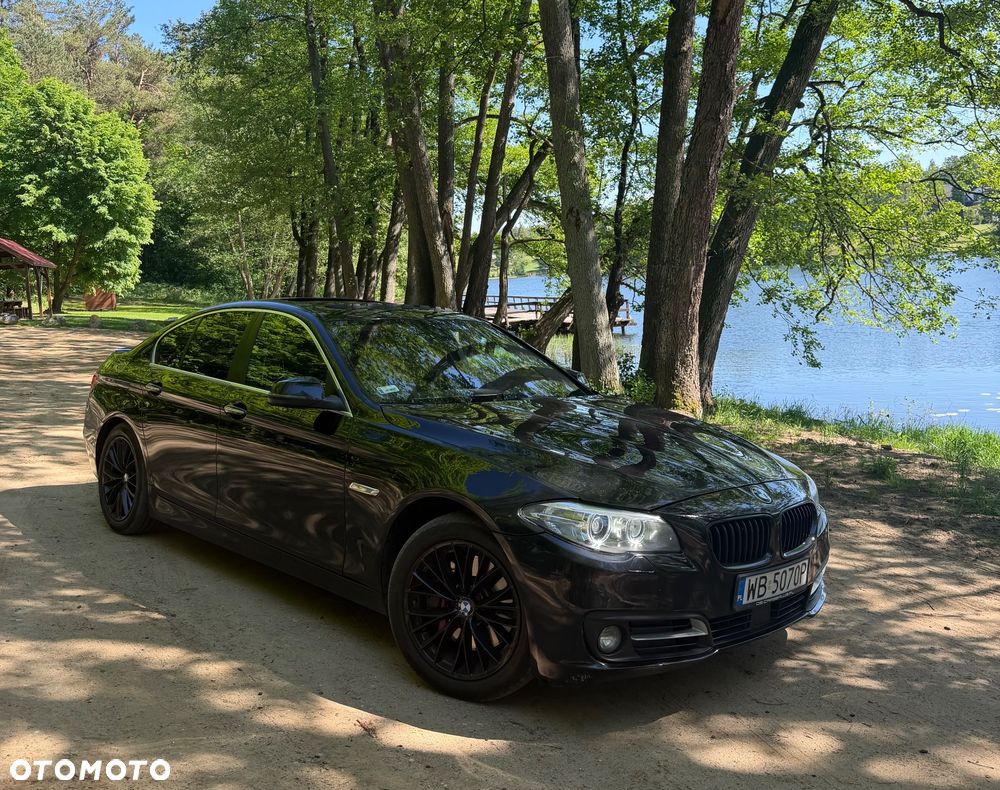 BMW Seria 5 525d xDrive - 2