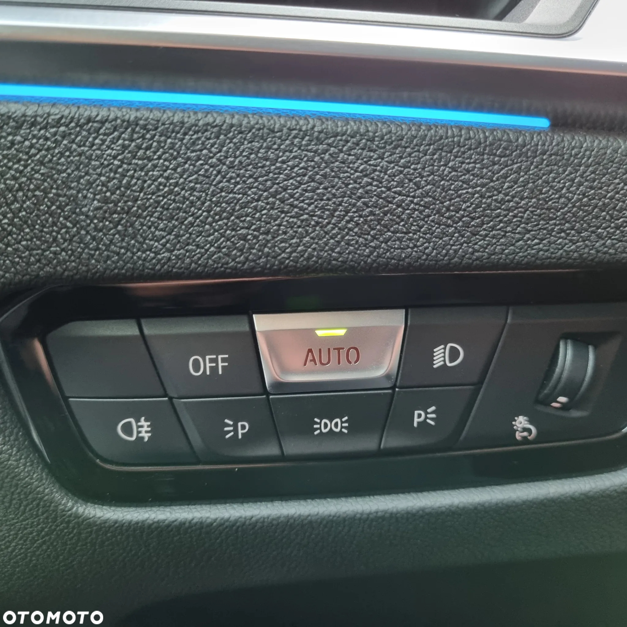 BMW Seria 3 ver-330e-sport-line - 26