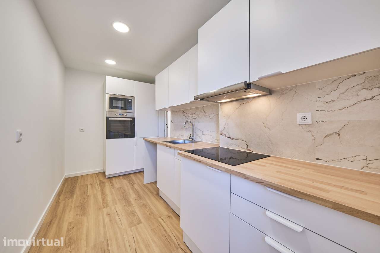 T2 totalmente Remodelado-Centro da Torre Marinha - Grande imagem: 2/20
