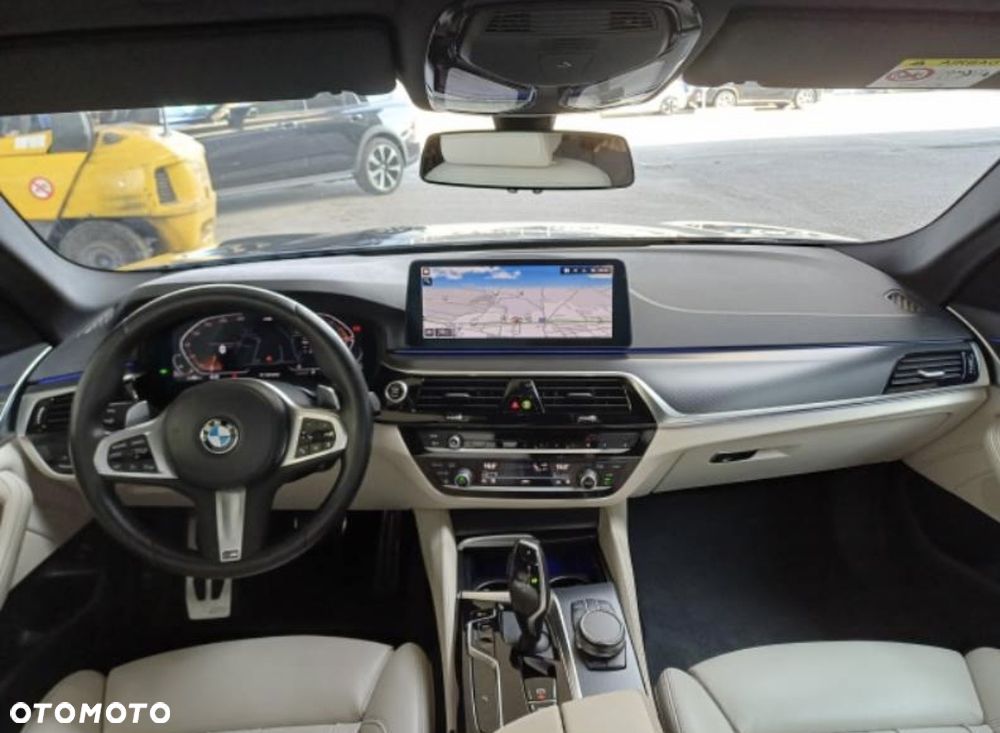 BMW Seria 5 520d xDrive M Sport sport - 5
