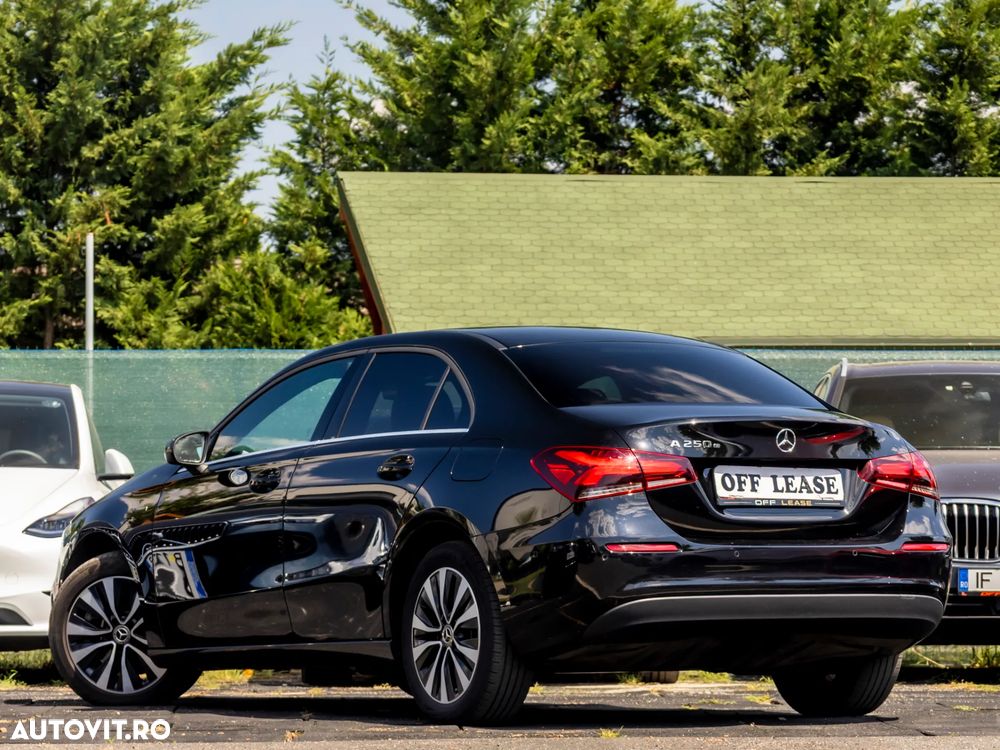 Mercedes-Benz A 250 e Sedan 8G-DCT - 3