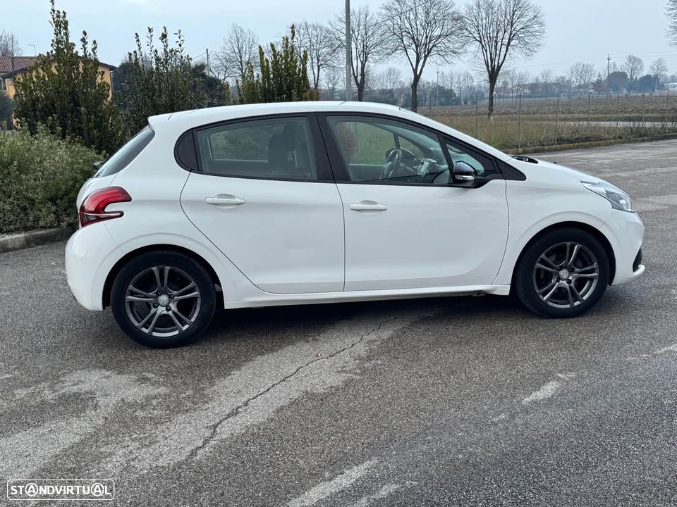 Peugeot 208 1.6 e-HDi Auto-Escola 85g - 2