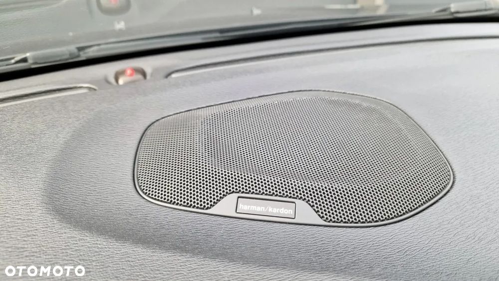 Volvo V40 T3 Geartronic RDesign - 32