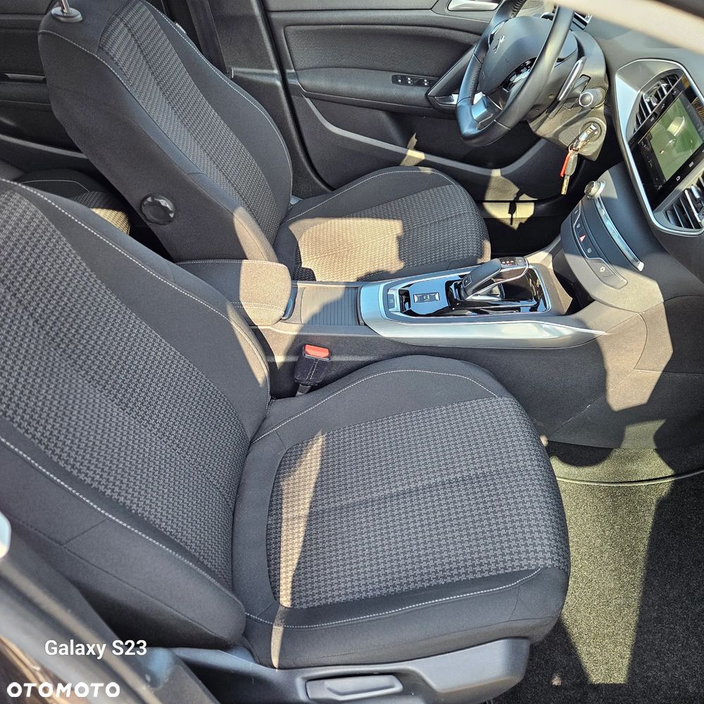 Peugeot 308 BlueHDi 130 EAT8 Allure - 26