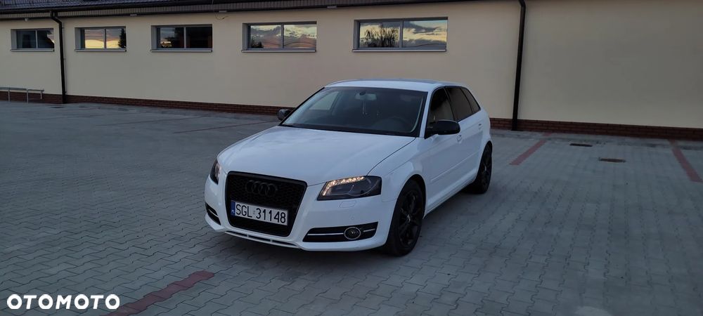 Audi A3 Sportback 1.6 TDI DPF Ambiente S tronic - 1