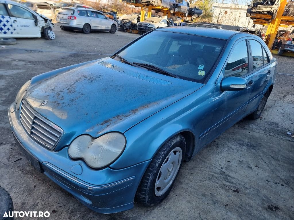 Dezmembrez Mercedes c class w203 c200 motor 2.2cdi  om611.962  136CP Volan STANGA xenon trapa bara fata spate usa aripa dreapta spate telescop far tripla cutie de viteze manuala dezmembrari - 1