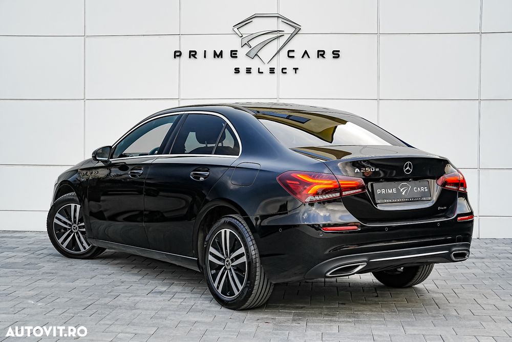 Mercedes-Benz A 250 e Sedan 8G-DCT Edition 2021 - 7