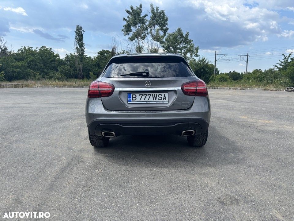 Mercedes-Benz GLA - 7