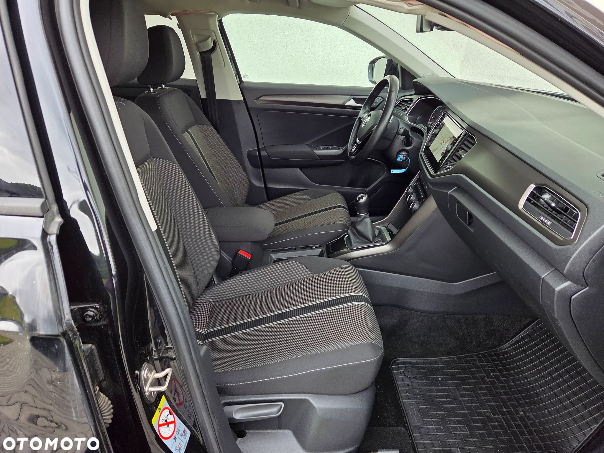Volkswagen T-Roc - 11