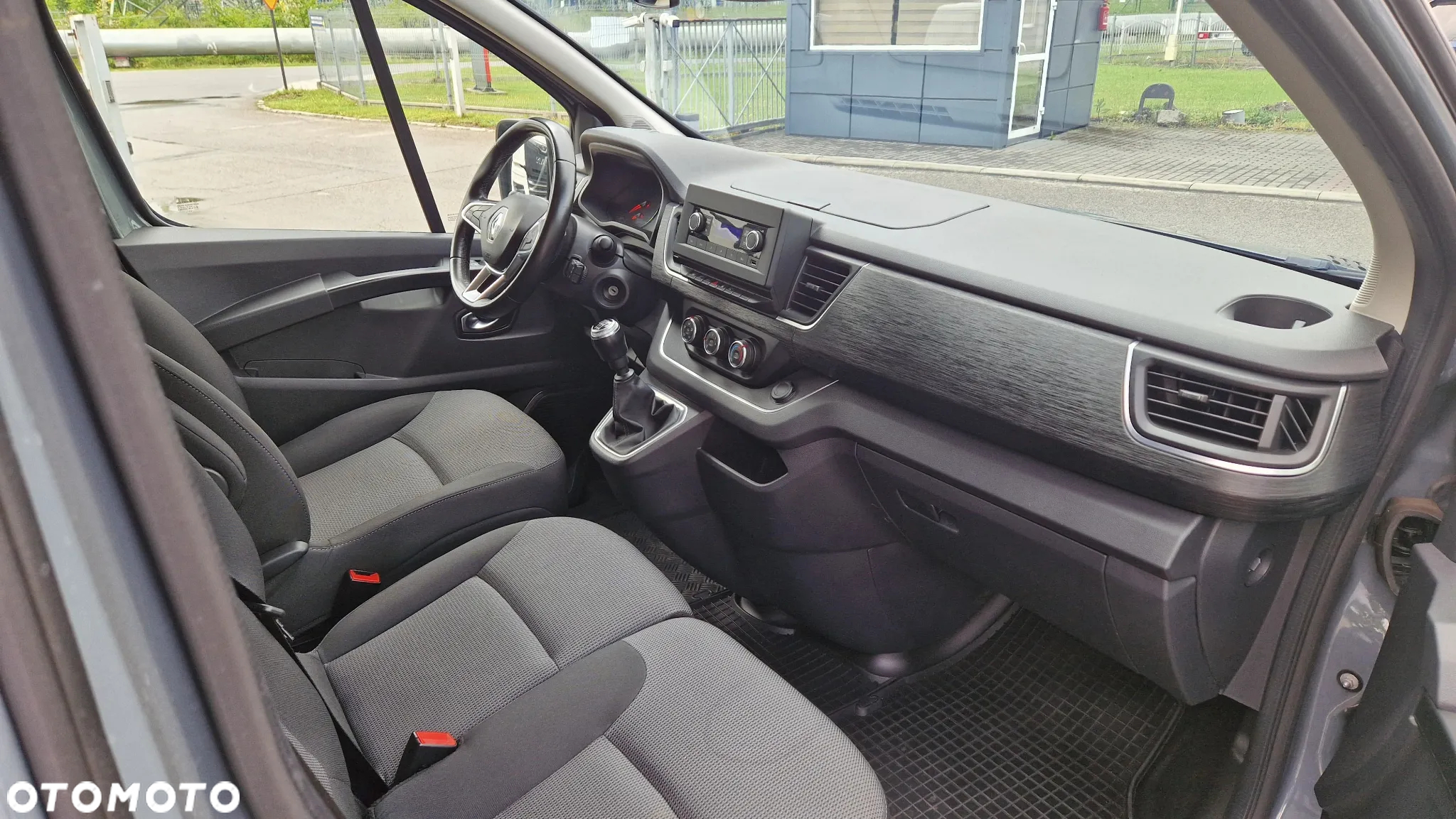 Renault Trafic - 11