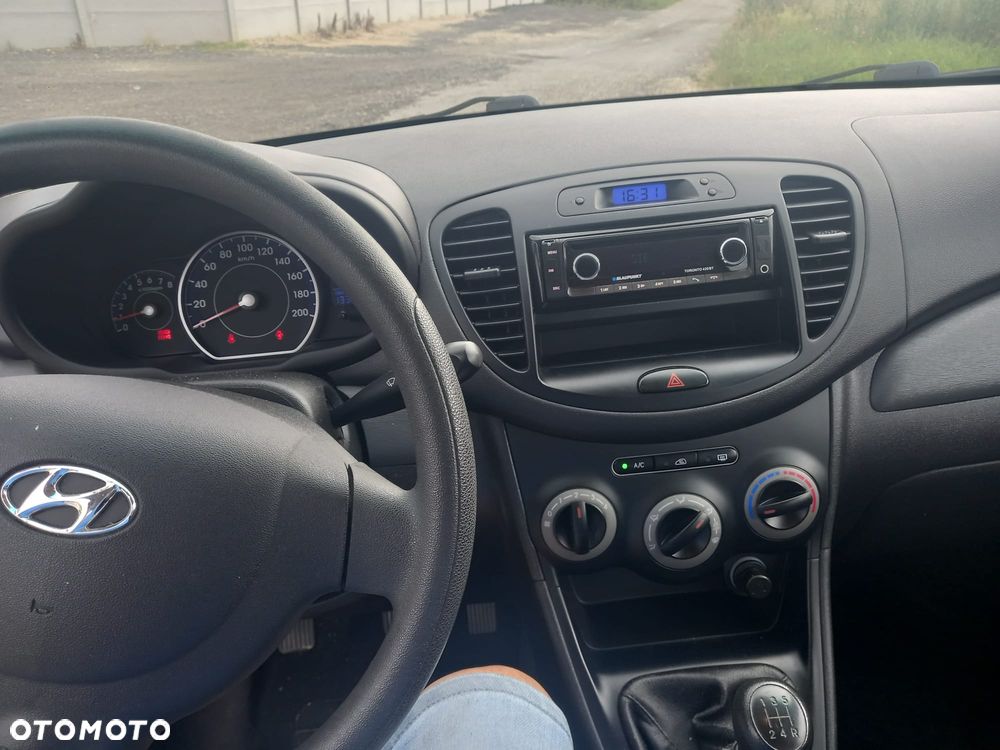 Hyundai i10 1.1 UEFA EURO 2012 Edition - 10