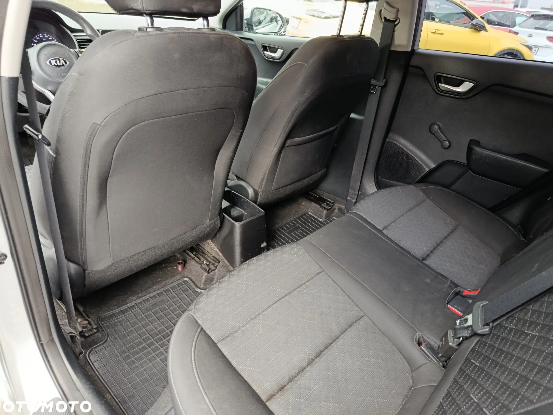 Kia Rio 1.2 M - 11