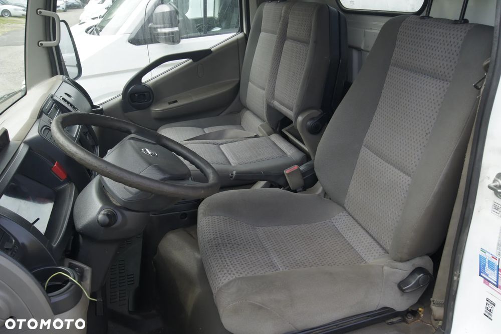 Nissan CABSTAR - 18
