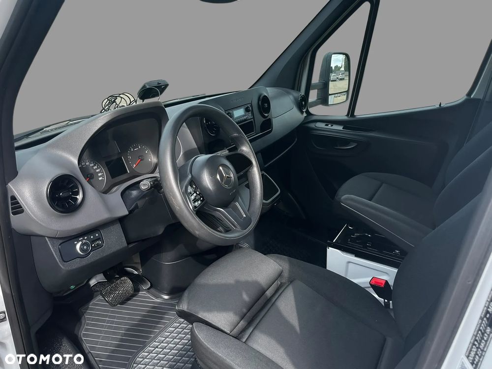 Mercedes-Benz Spinter - 10