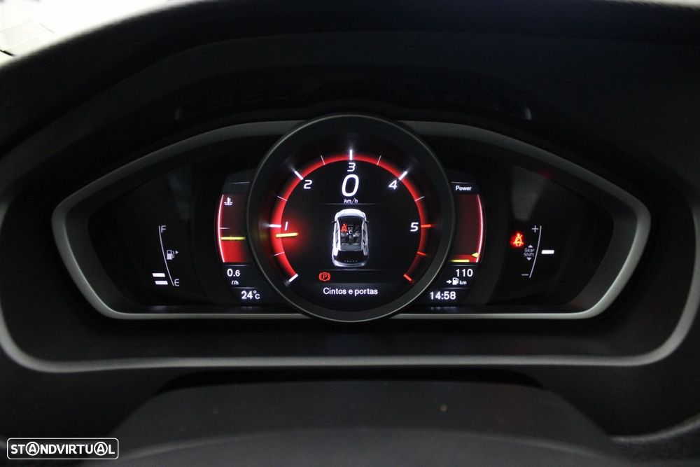 Volvo V40 Cross Country 2.0 D3 Momentum - 40