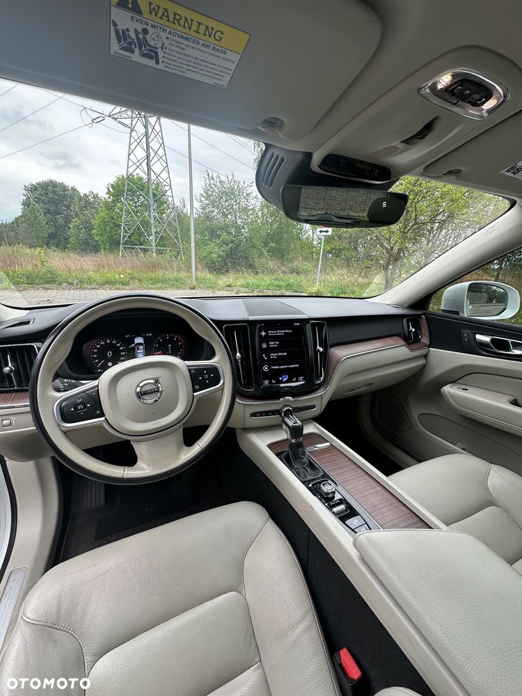 Volvo XC 60 T5 Momentum Pro - 10