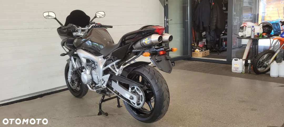 Yamaha FZ - 24