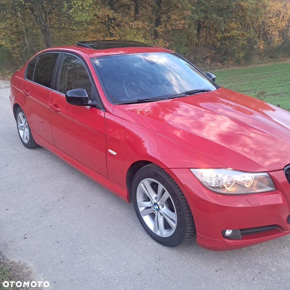 BMW 3 Series 2011 photo 5