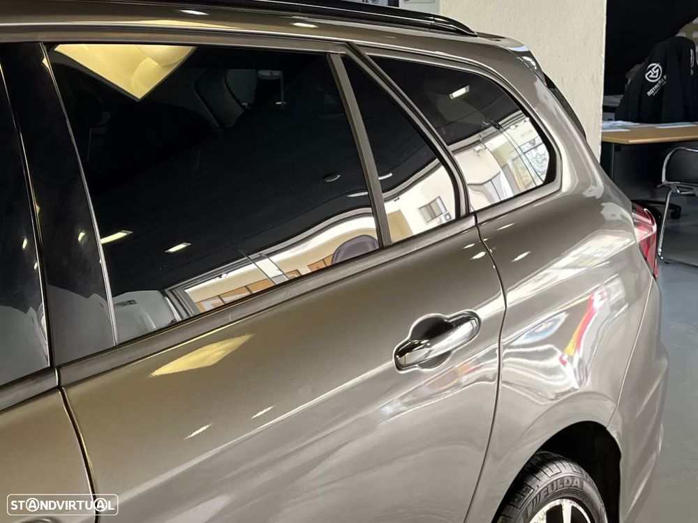 Fiat Tipo Station Wagon 1.3 M-Jet Lounge Tech - 23