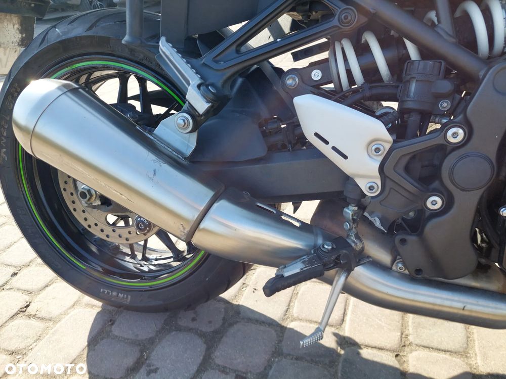 Kawasaki Z 900 RS - 12