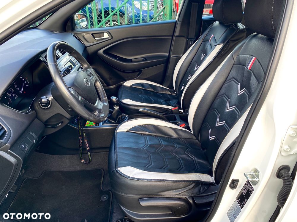 Hyundai i20 - 13