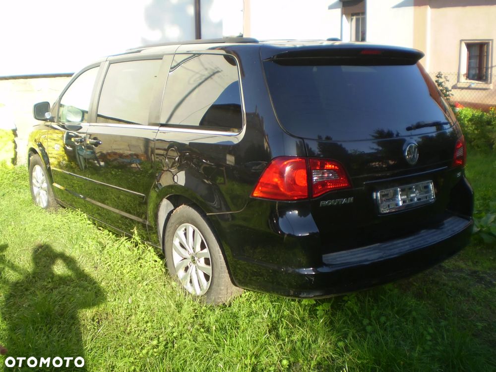 Volkswagen Routan - 6