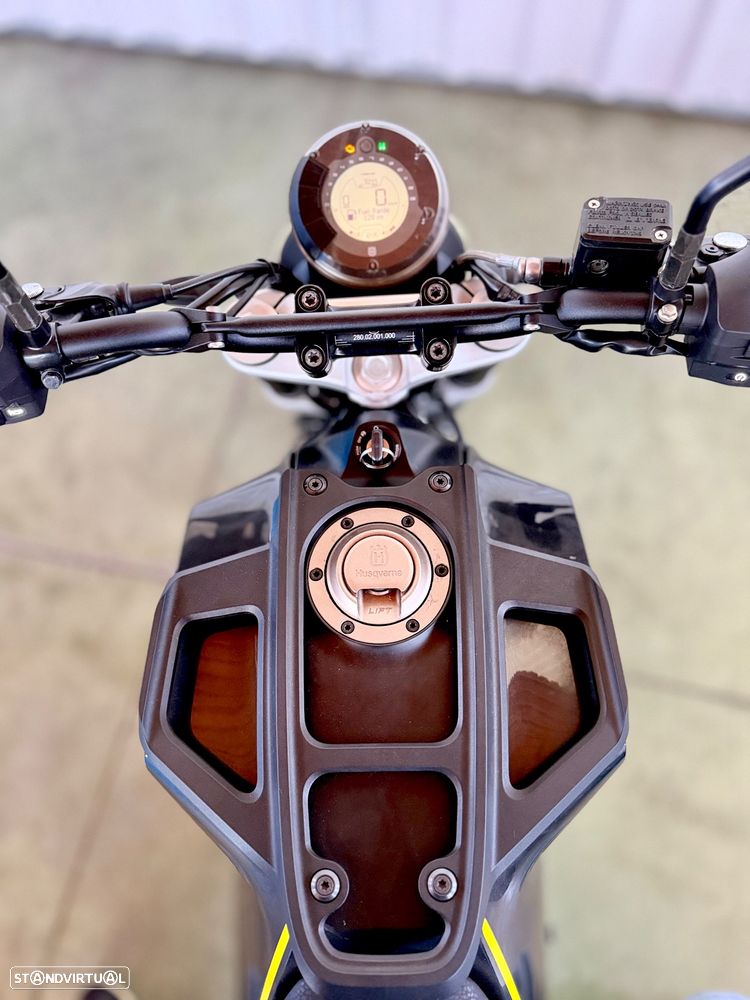 Husqvarna Svartpilen 401 - 7