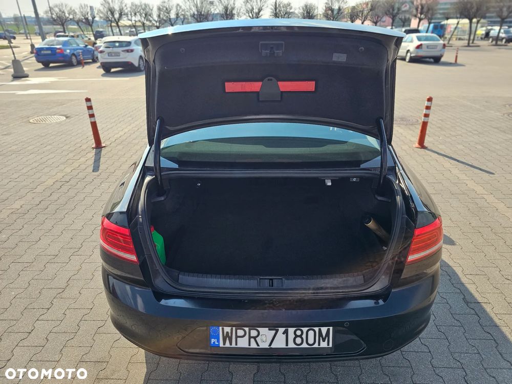 Volkswagen Passat - 20