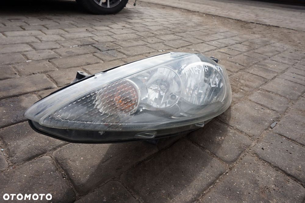 LAMPA PRZEDNIA LEWA FIESTA VI MK6 VII MK7 8A61-13W030-AJ FORD 2008-2017 - 2