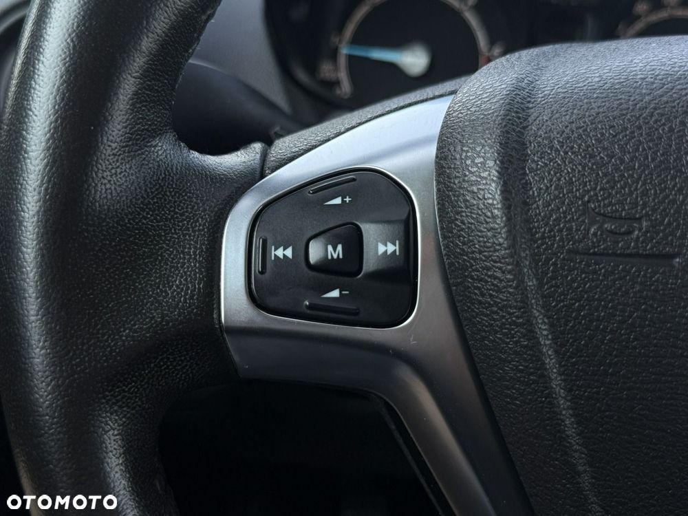 Ford Tourneo Courier - 17