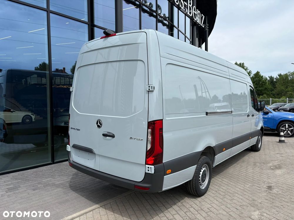 Mercedes-Benz Sprinter - 5