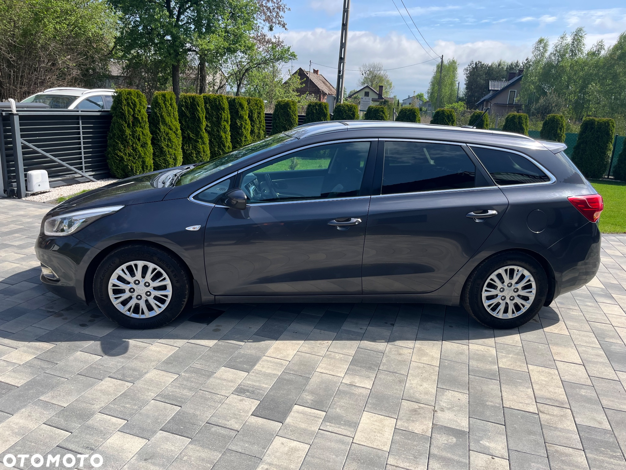 Kia Ceed - 11