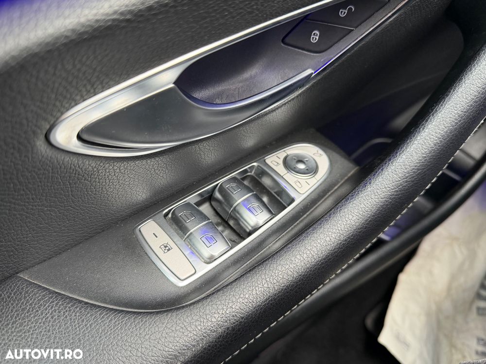 Mercedes-Benz E 220 d 4Matic 9G-TRONIC Avantgarde - 18