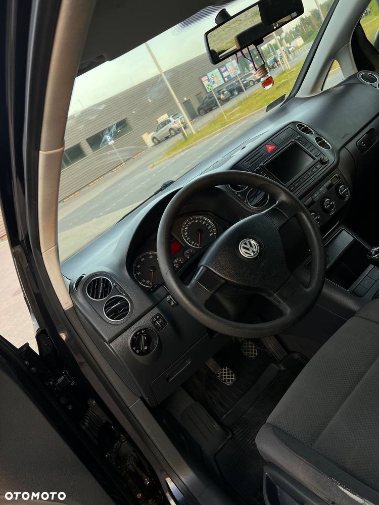 Volkswagen Golf - 25