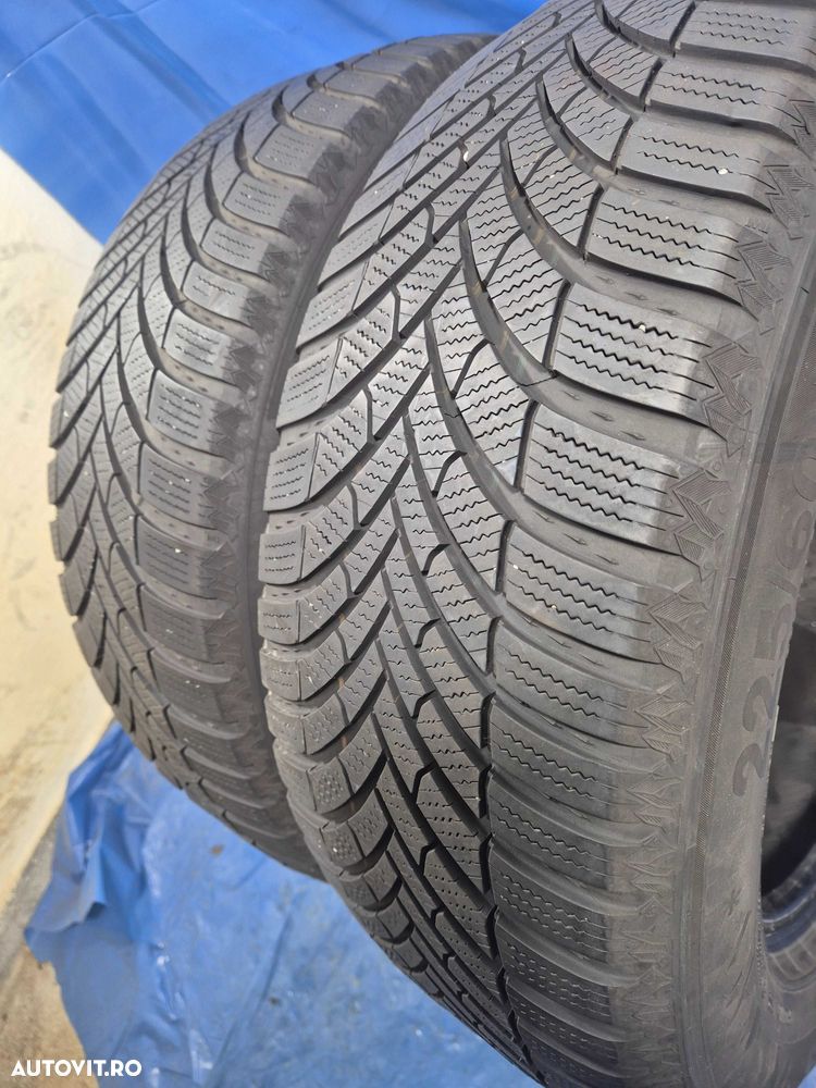 215/60/17 103V Semperit - 3