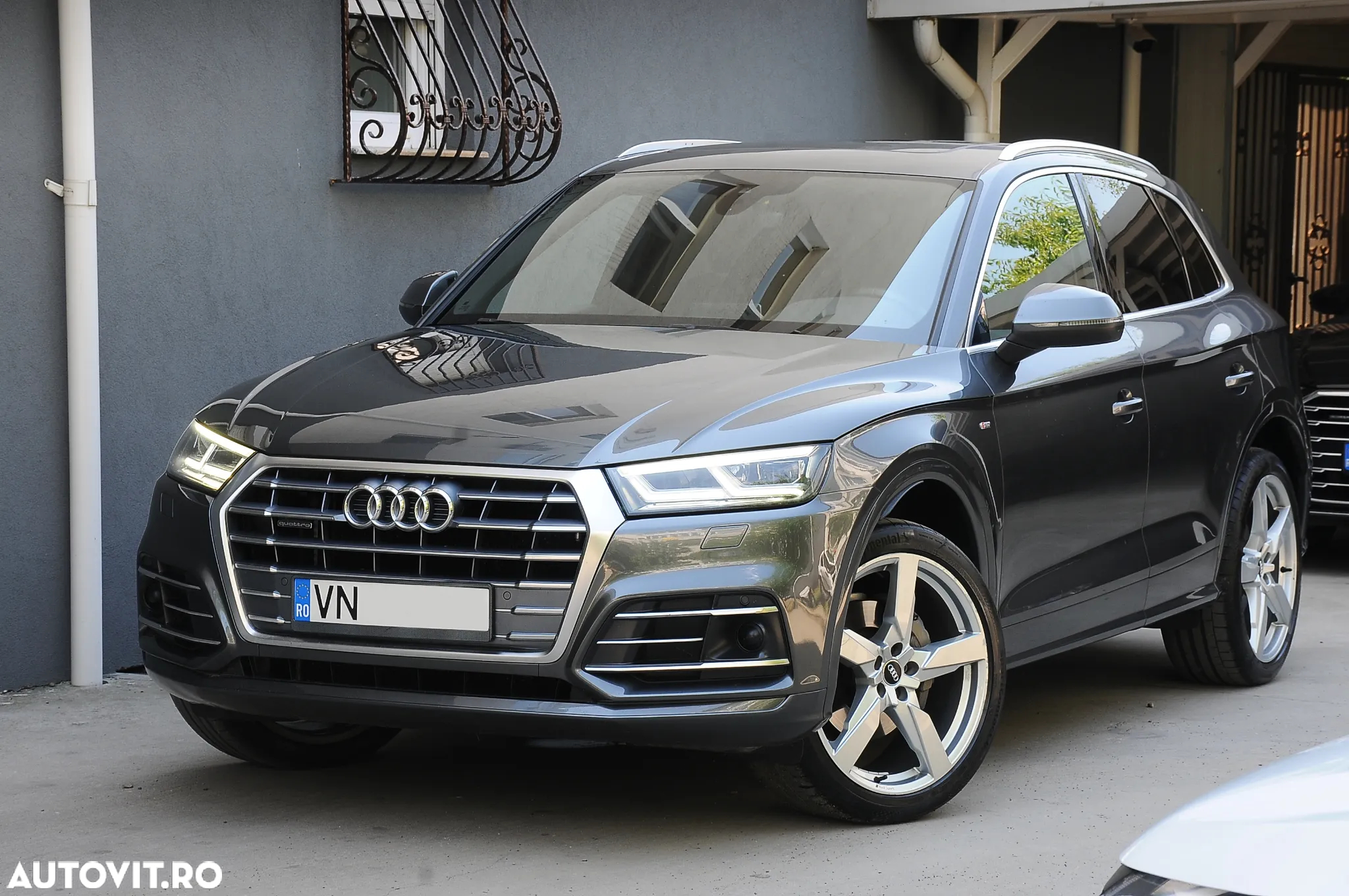 Audi Q5 2.0 40 TDI quattro S tronic Design - 2
