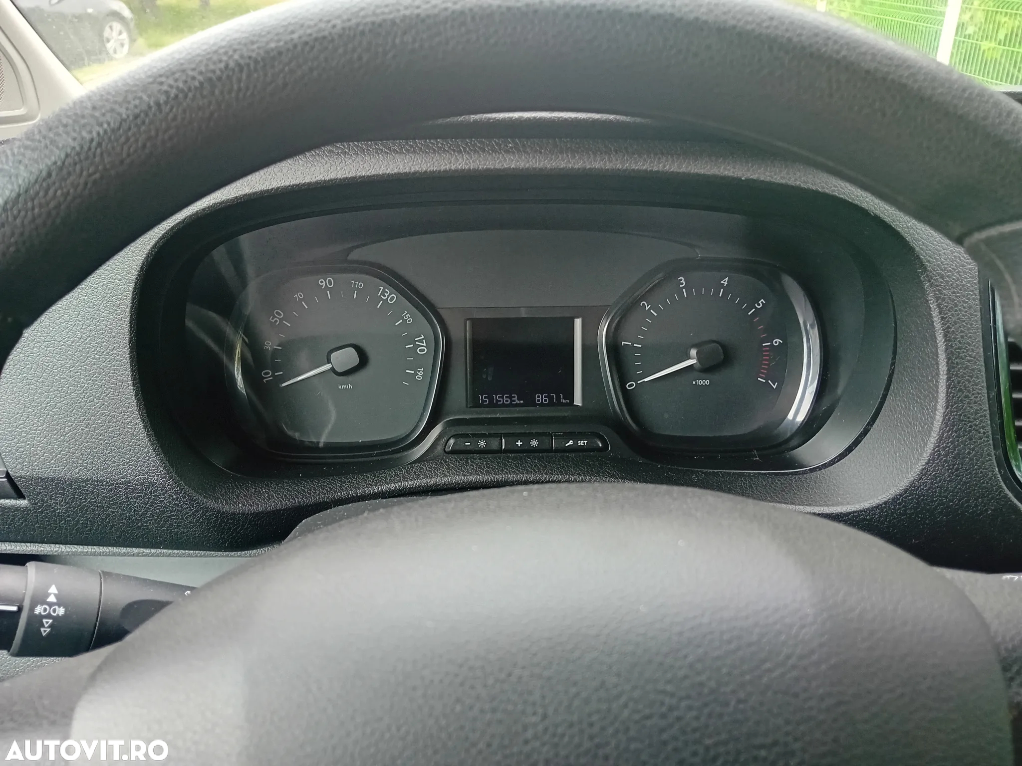 Peugeot EXPERT - 12
