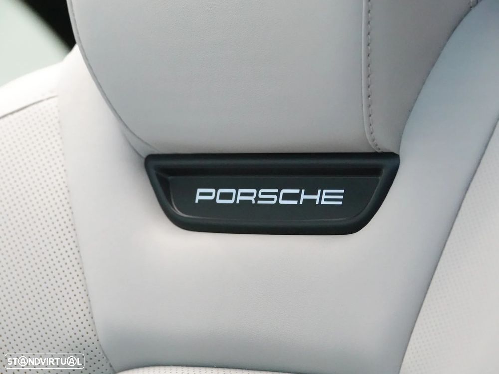 Porsche Macan Electric 4 - 23