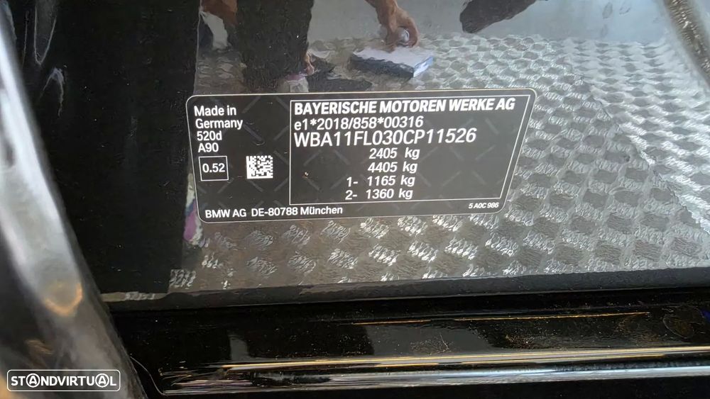 BMW 520 d Pack Desportivo M - 54
