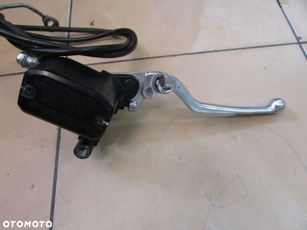 Benelli Imperiale 400 pompa hamulcowa przód - 2