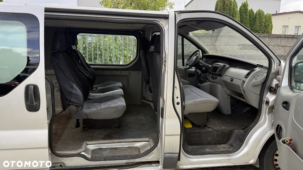 Renault TRAFIC - 2