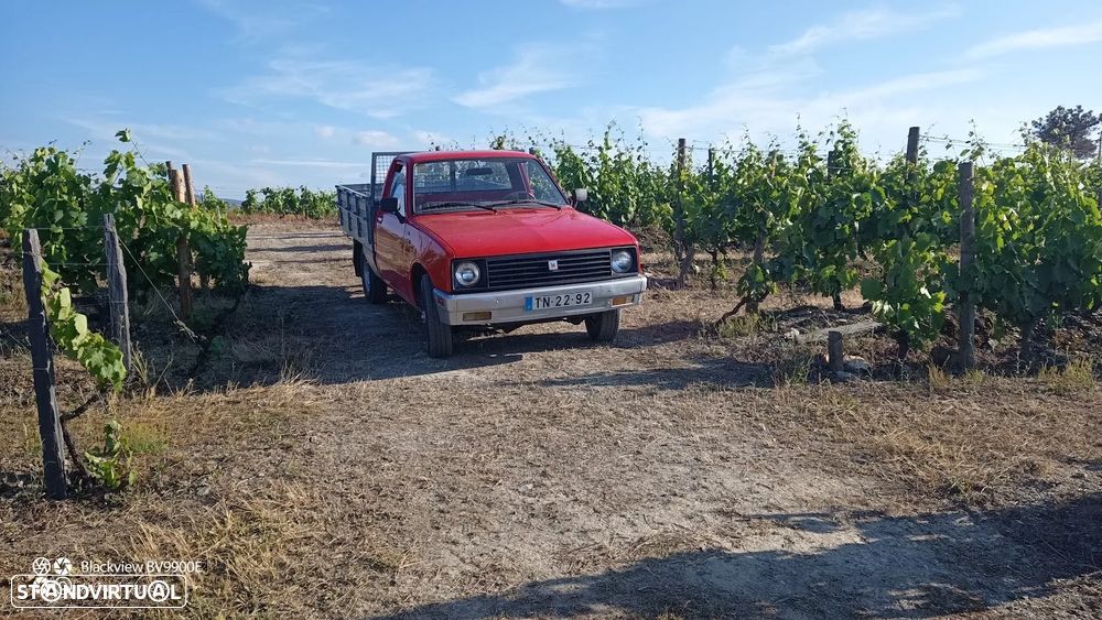 Isuzu PickUp - 1