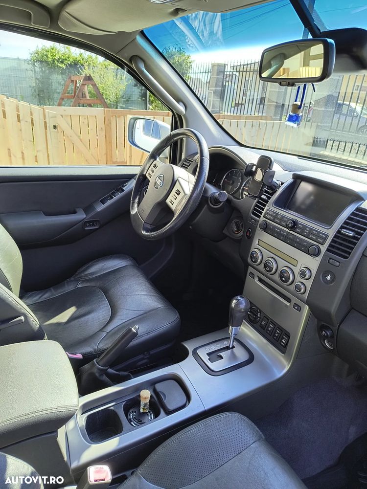Nissan Pathfinder 2.5 dCi Aut LE - 18