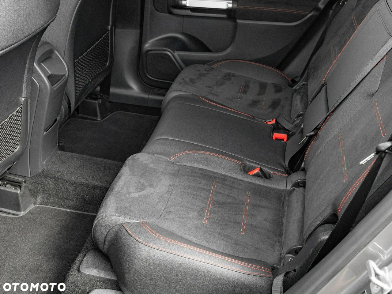 Mercedes-Benz GLB 200 d 4-Matic AMG Line 8G-DCT - 25