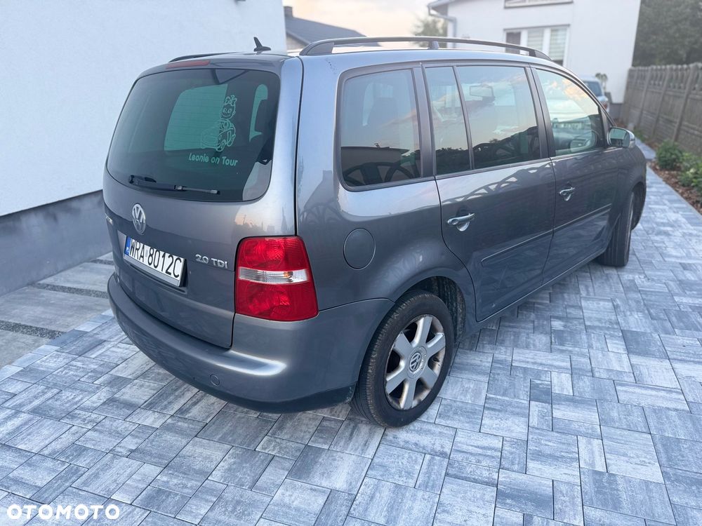 Volkswagen Touran 2.0 TDI Highline - 2