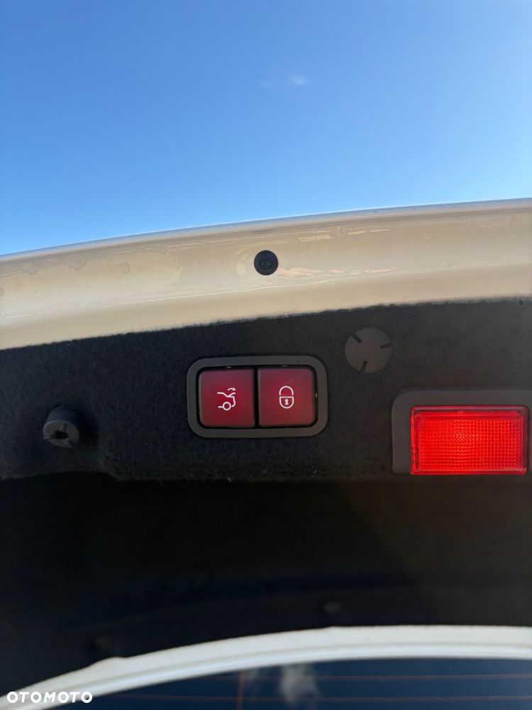 Mercedes-Benz Klasa C 220 d 9G-TRONIC AMG Line - 32