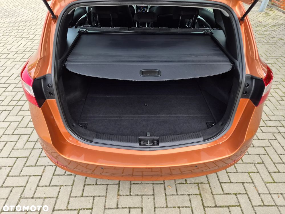 Hyundai i30 blue Kombi 1.6 CRDi Style - 12