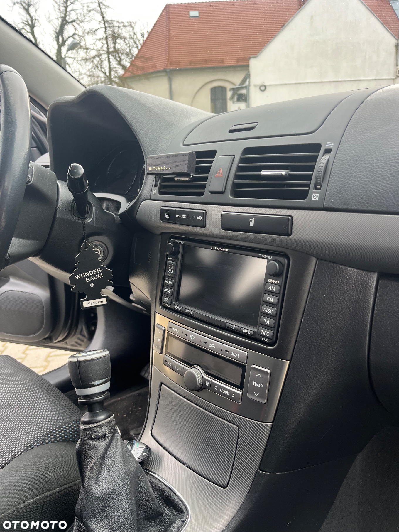 Toyota Avensis - 17