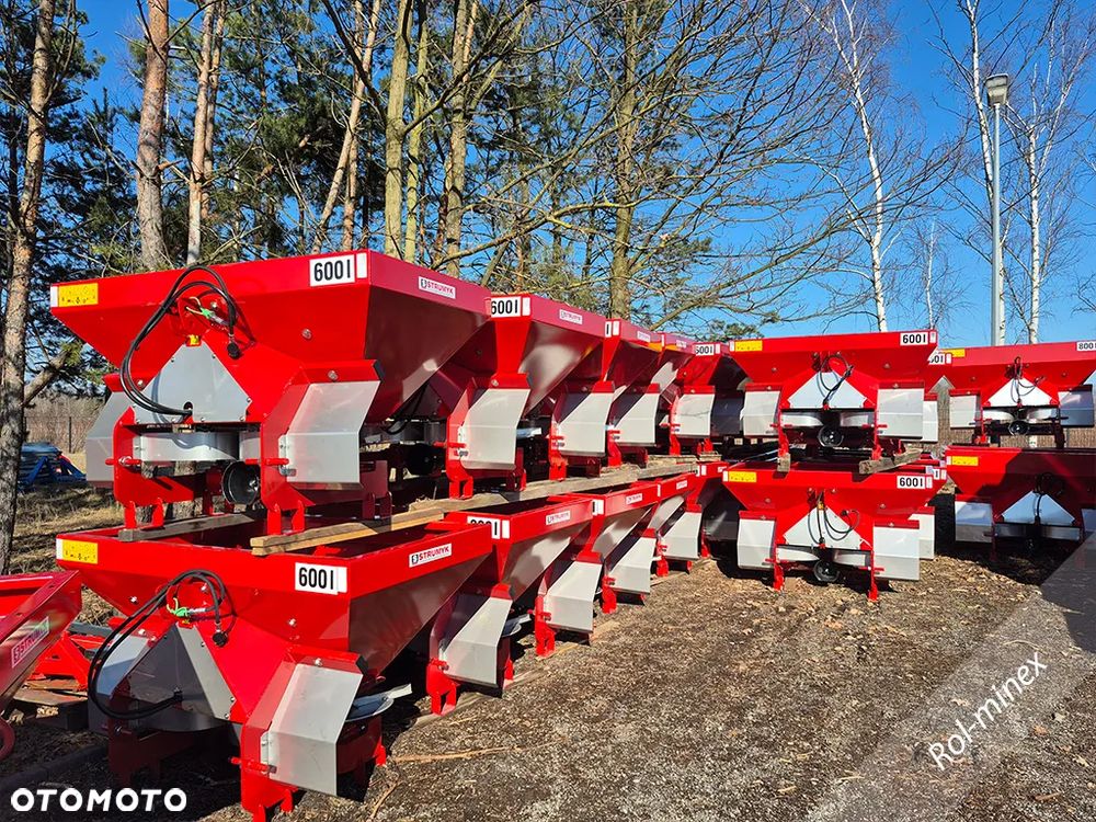 Hydraulika + plandeka Rozsiewacz do nawozów Strumyk Tytan Transport - 4